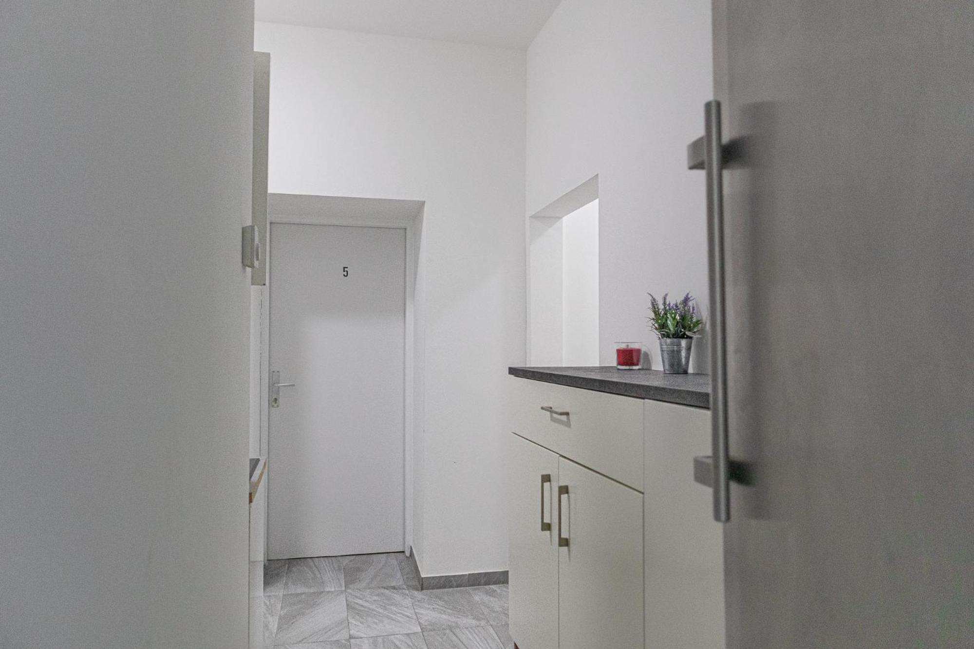 Affordable 5-Br Shared Apartment / Enkplatz U3 Getaway 维也纳 外观 照片